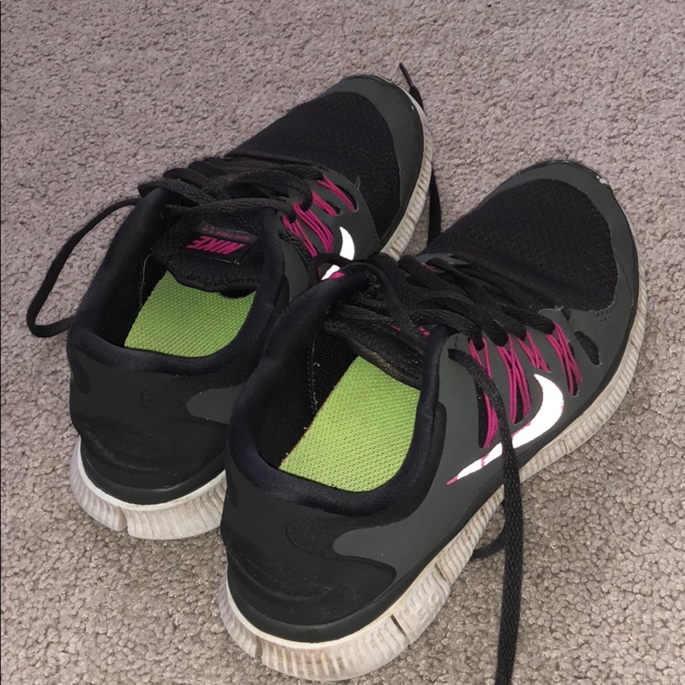 Nike Tennis Shoes